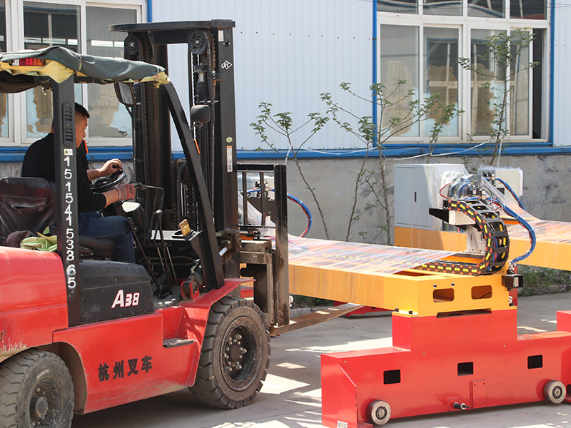 數控切割機裝車發貨 數控切割機裝車發貨